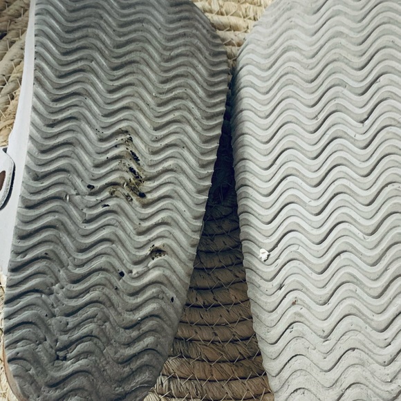 Cushionaire slides. Worn once - Picture 5 of 6